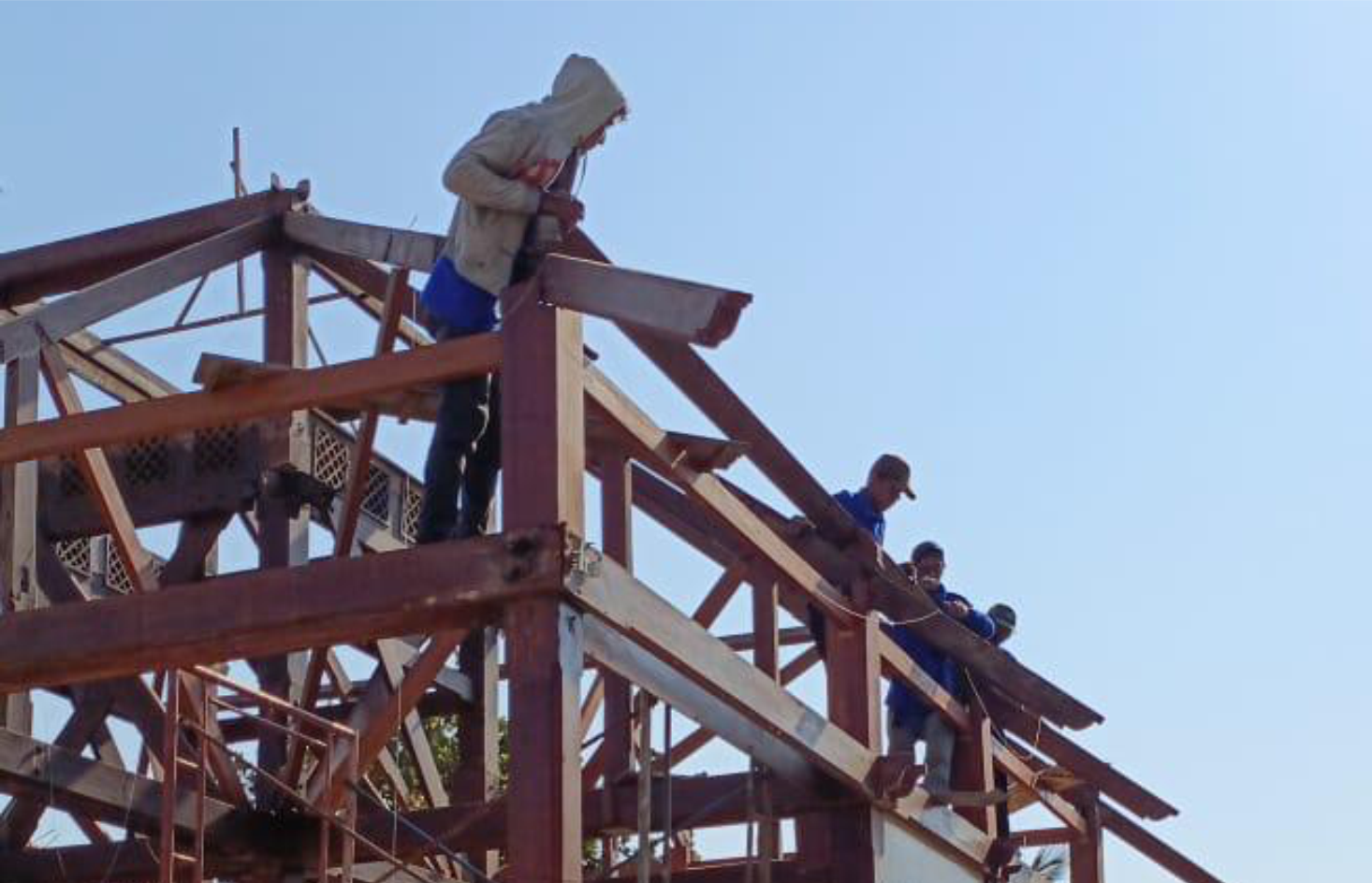 Elevating Living Spaces: Quality Wooden Home Building Services in Bali