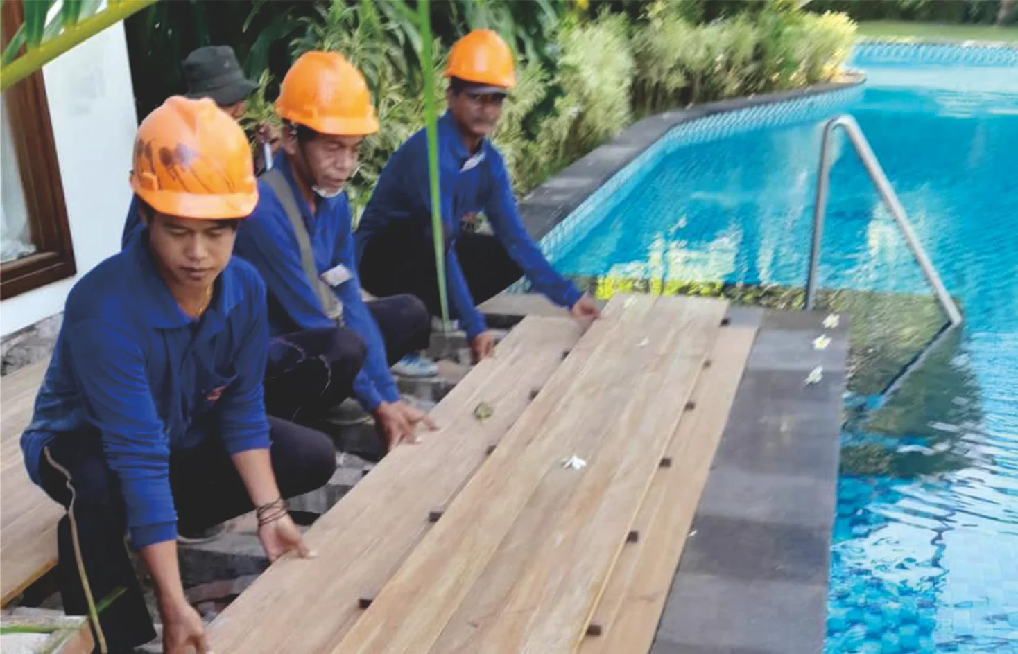 DECKING