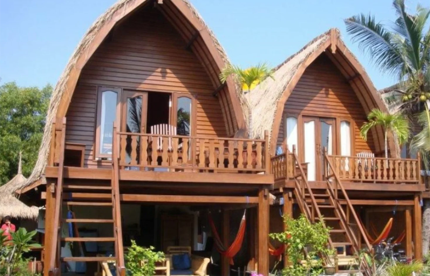 Ingin berinvestasi dalam rumah kayu di Bali? CV. Sumber Manjing Persada menawarkan rumah kayu indah untuk dijual di Bali. Hubungi kami di 0821-4425-2066 untuk informasi lebih lanjut.