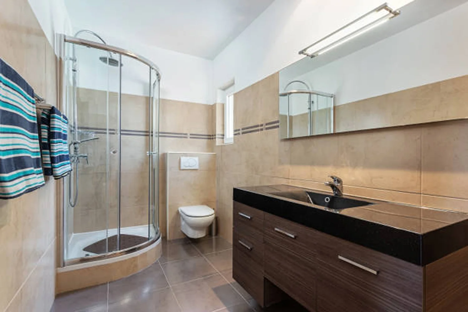 Temukan pesona rumah kayu minimalis Bali yang memadukan kesederhanaan, keindahan, dan kenyamanan tropis. CV. Sumber Manjing Persada ahli mewujudkannya. Hubungi 0821-4425-2066!